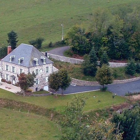 Maison D'Hotes La Nichee Rochefort-Montagne Buitenkant foto