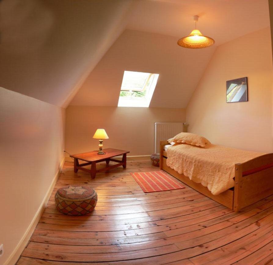 Maison D'Hotes La Nichee Rochefort-Montagne Buitenkant foto