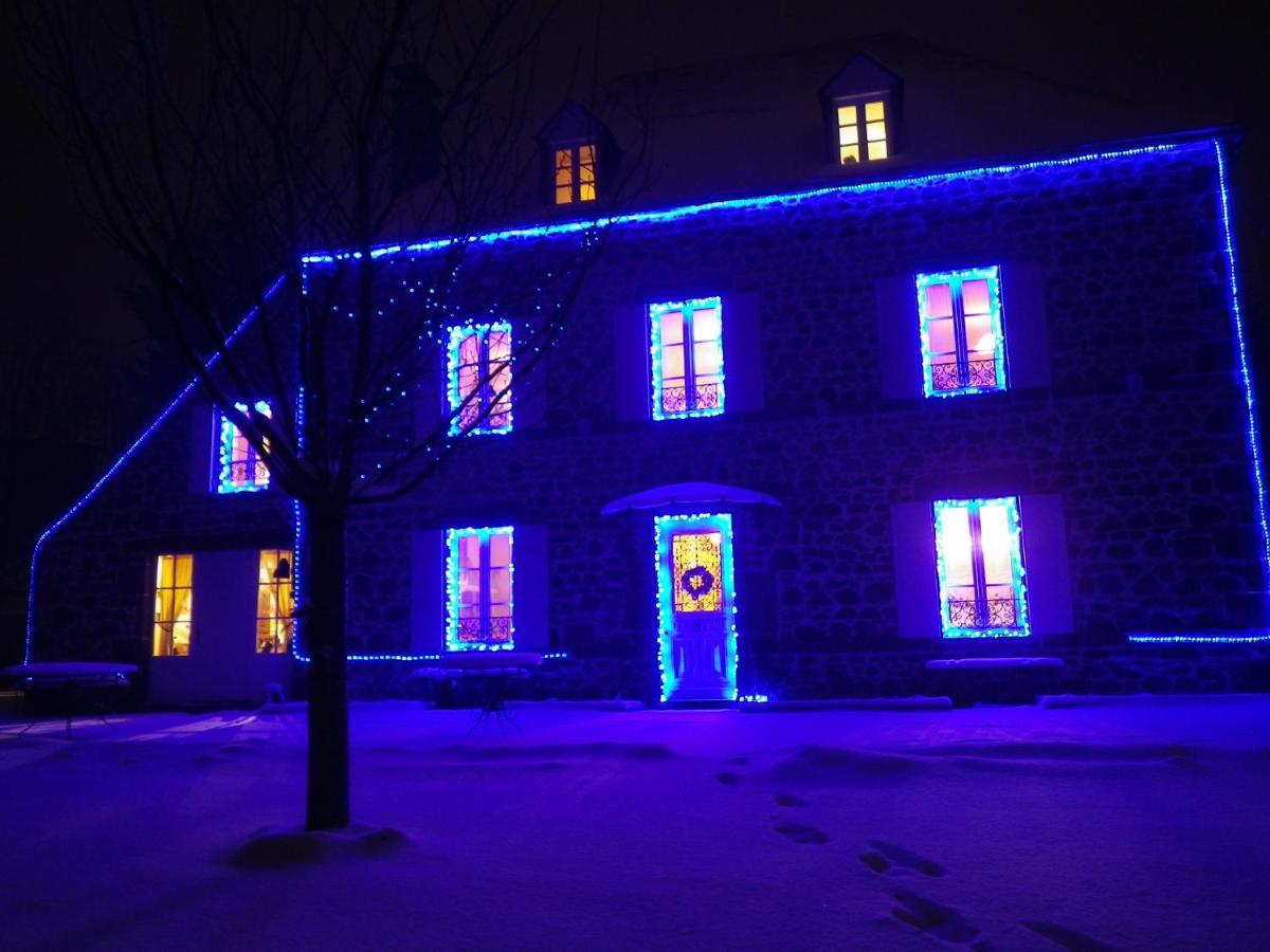 Maison D'Hotes La Nichee Rochefort-Montagne Buitenkant foto